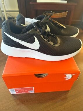 Nike Kids Black and White Tanjun Sneakers